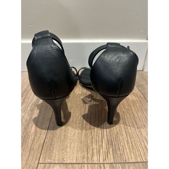 WOMAN BY COMMON PROJECTS
Ankle Strap Sandal - Picture 3 of 6